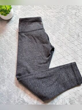 Lululemon Heathered Gray High Rise Cropped Leggings Hidden Pocket Size 4